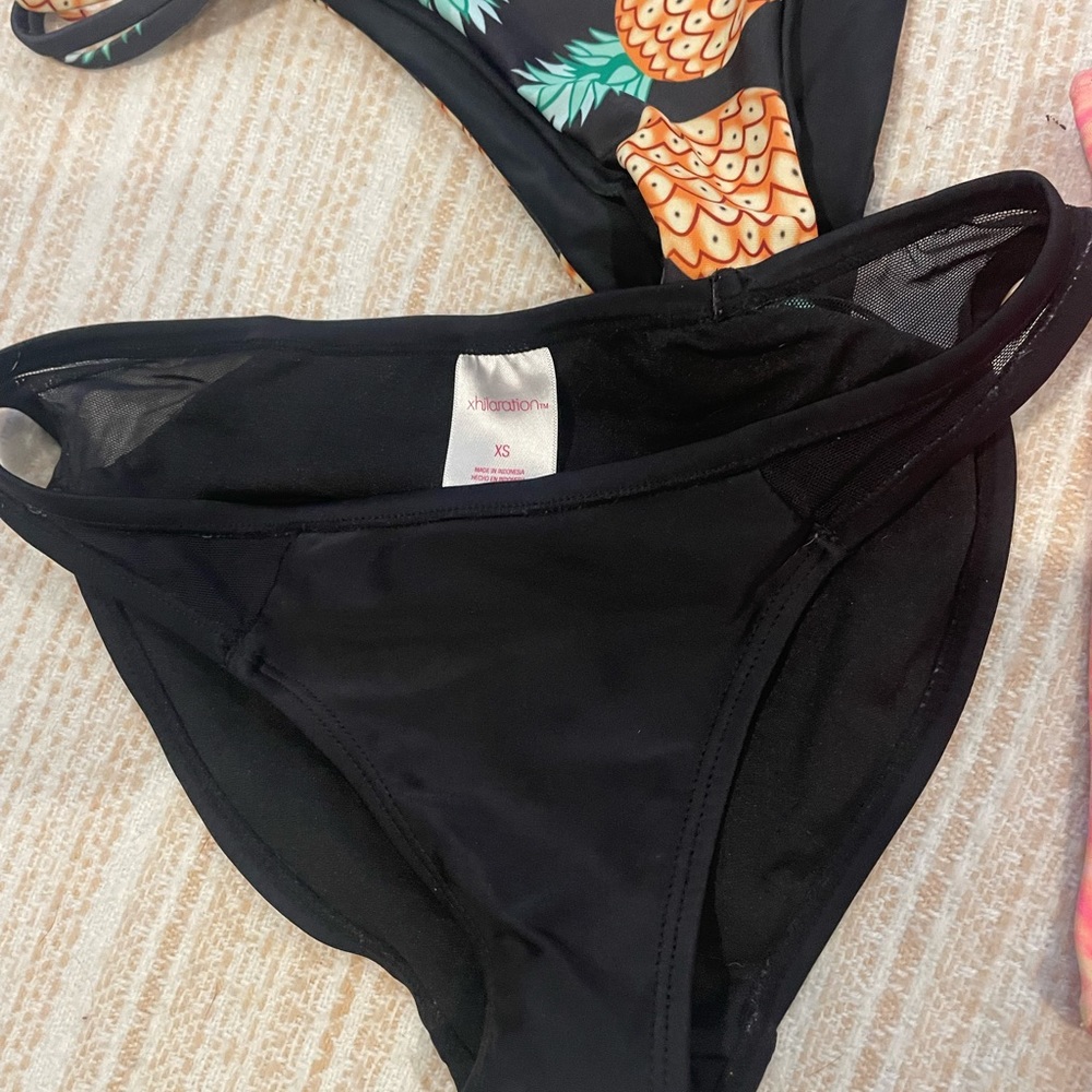 Assorted Bikinis S/XS - Picture 3 of 7